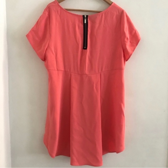 Alfani Coral High-Low Top - Picture 2 of 4